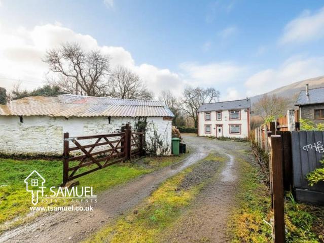 Farm for sale in Abercynon