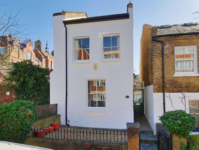 Farm for sale in Clapham Junction, Greater London