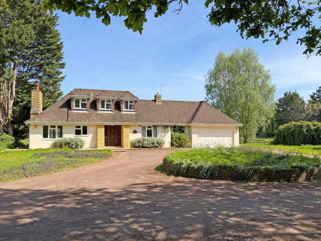 Farm for sale in Fontwell, Arun