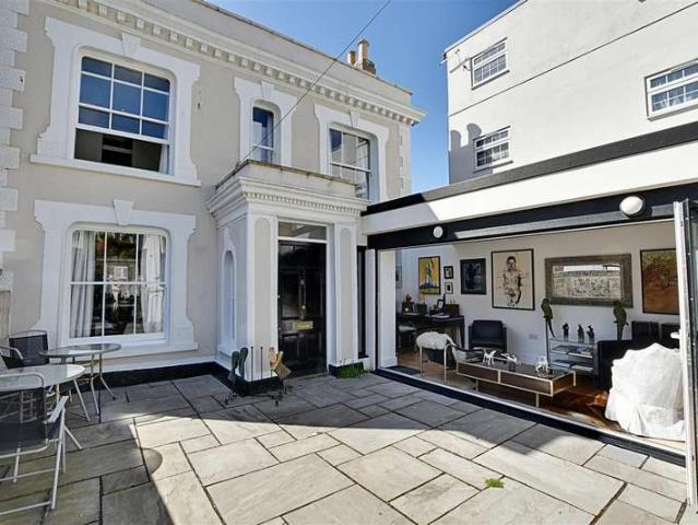 Farm for sale in Old Town, Guestling Green