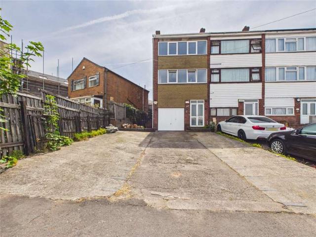 Farm for sale in Feckenham, City Of Bristol