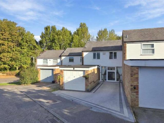 Farm for sale in Old Harlow, Harlow
