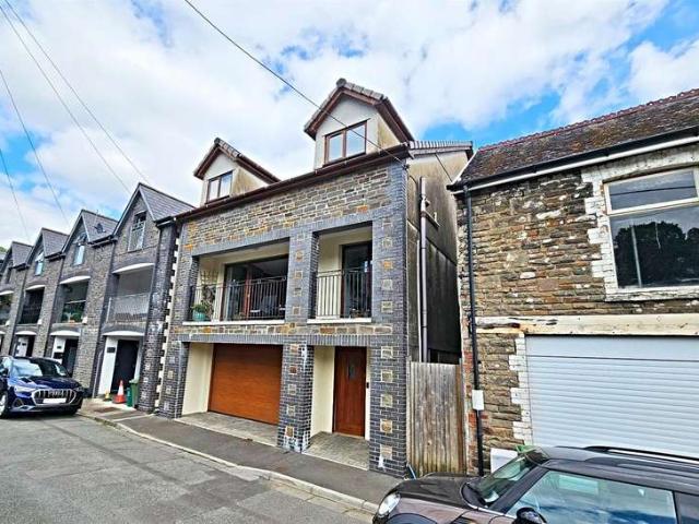 Farm for sale in Graigwen, Pontypridd