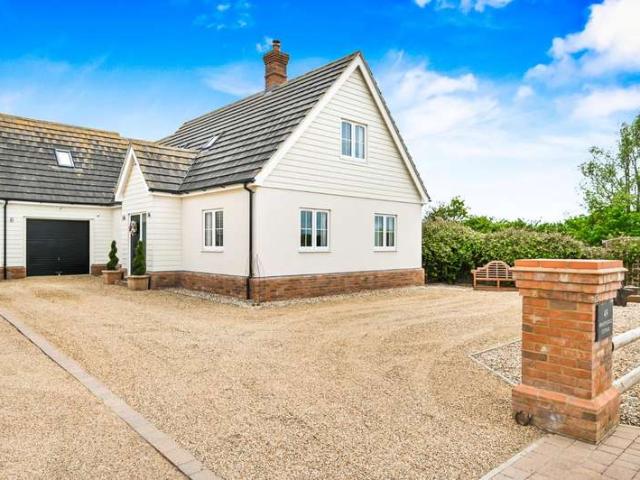Farm for sale in Felsted, Duton Hill