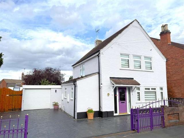 Farm for sale in Horninglow and Eton, Beamhurst