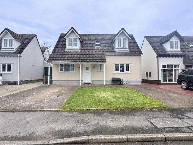 Farm for sale in Hirwaun