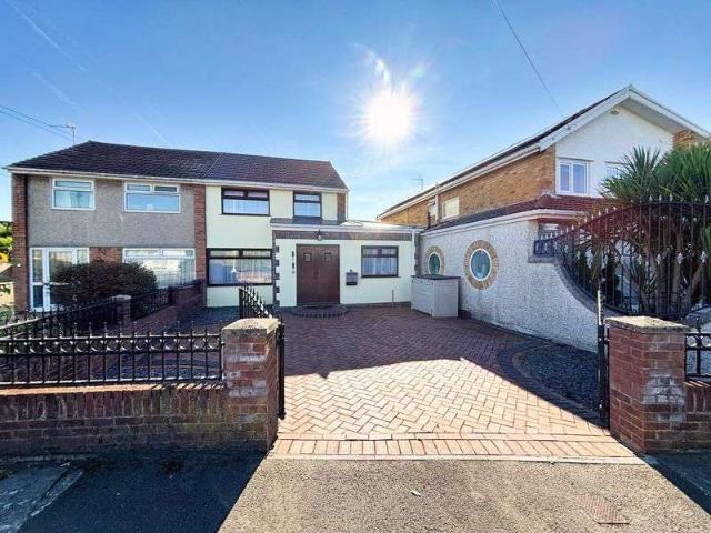 Farm for sale in Porthcawl, Nottage