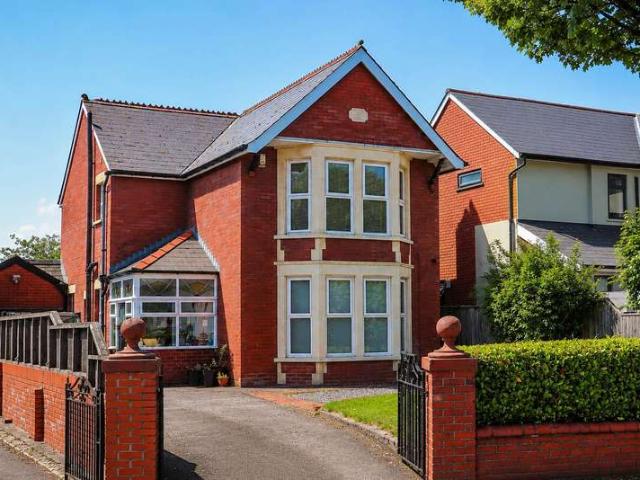 Farm for sale in Colcot, Barry