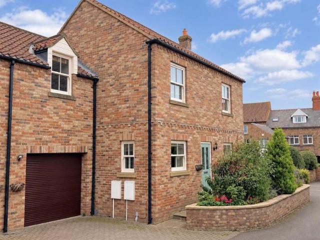 Farm for sale in Norby, Thirsk