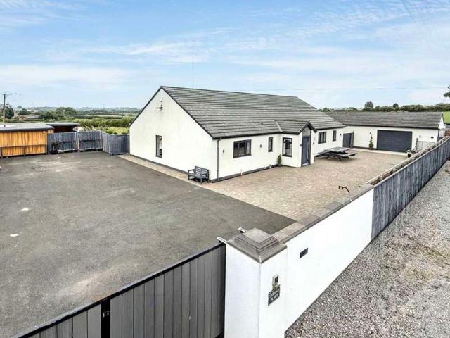 Farm for sale in Hutton Henry, Station Town