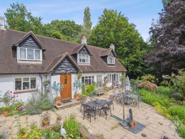 Farm for sale in Wooburn, Bourne End