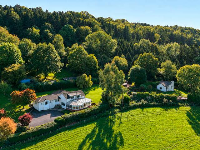 Farm for sale in Coed-y-paen, Usk