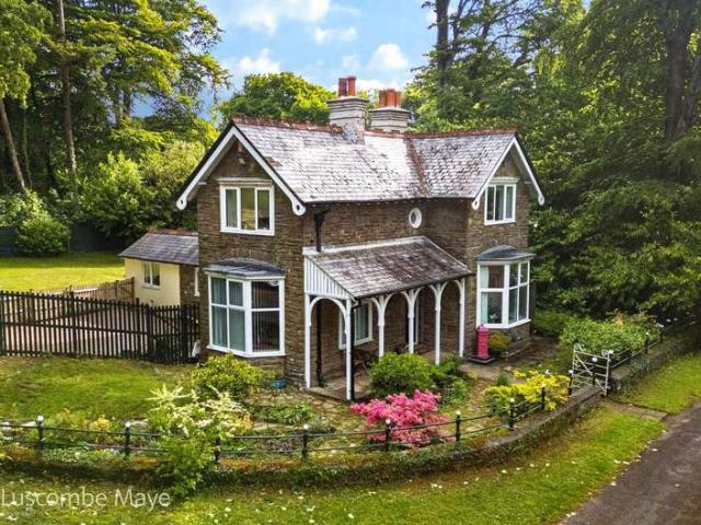 Farm for sale in Roborough, Strode