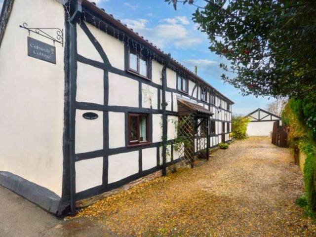 Farm for sale in Bodenham Moor