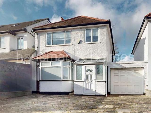 Farm for sale in Brent Cross, Greater London