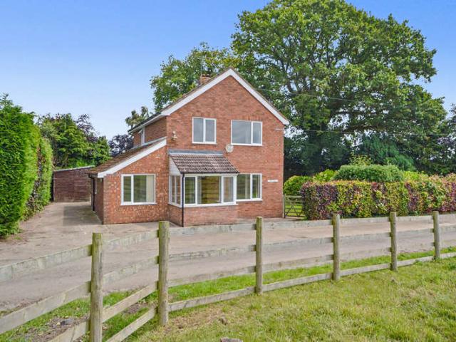 Farm for sale in Pembridge