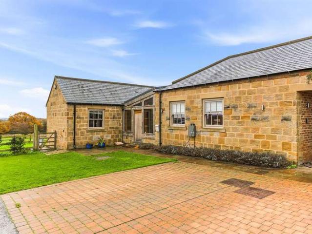 Farm for rent in Oulton, Leeds