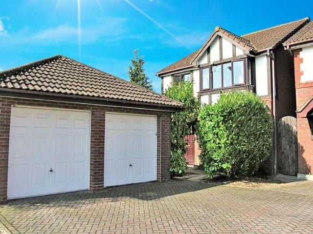 Farm for sale in Woking, Surrey