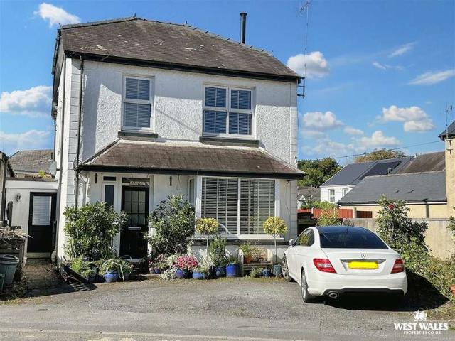 Farm for sale in Carmarthen, Wales