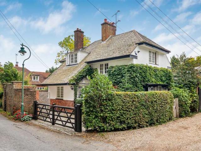 Farm for sale in Round Bush, Hertsmere