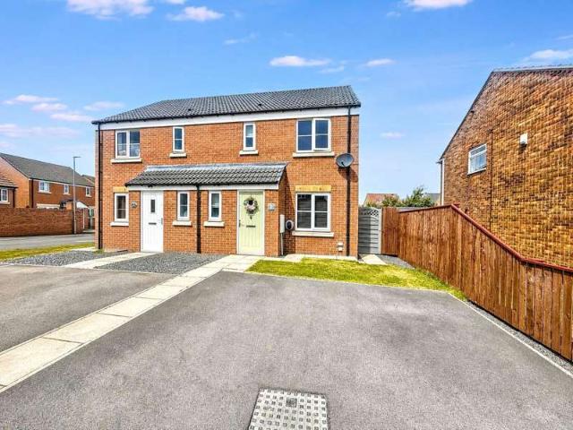 Farm for sale in Acklam, Normanby