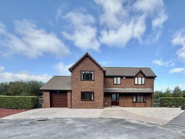 Farm for sale in Hirwaun