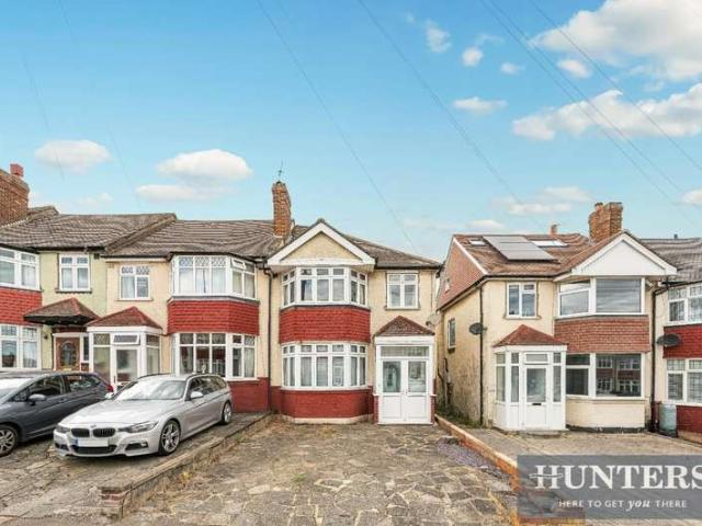 Farm for sale in Cuddington, Epsom and Ewell