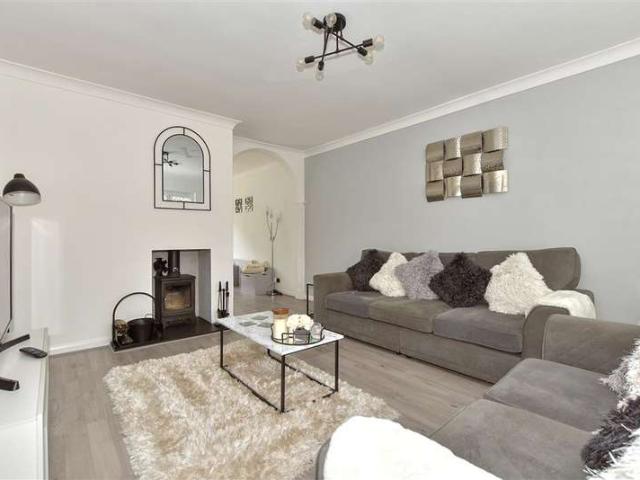 Farm for sale in Folkestone, Densole