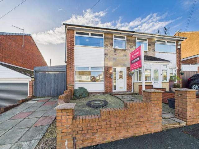 Farm for sale in Thatto Heath, St Helens
