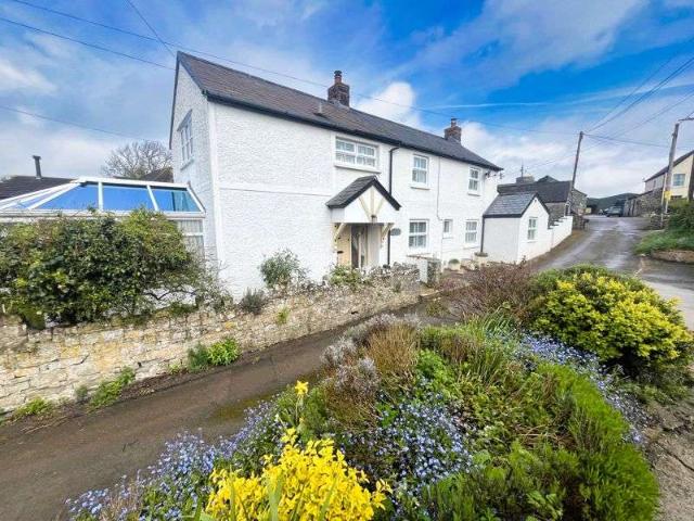 Farm for sale in Llan-Maes, Wales