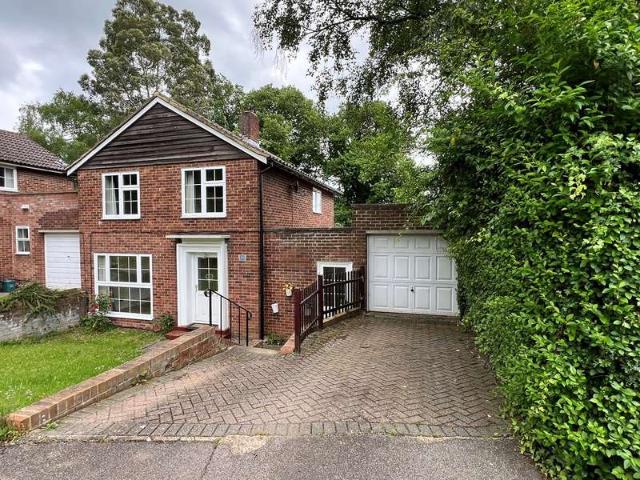 Farm for rent in Fretherne, Hertfordshire