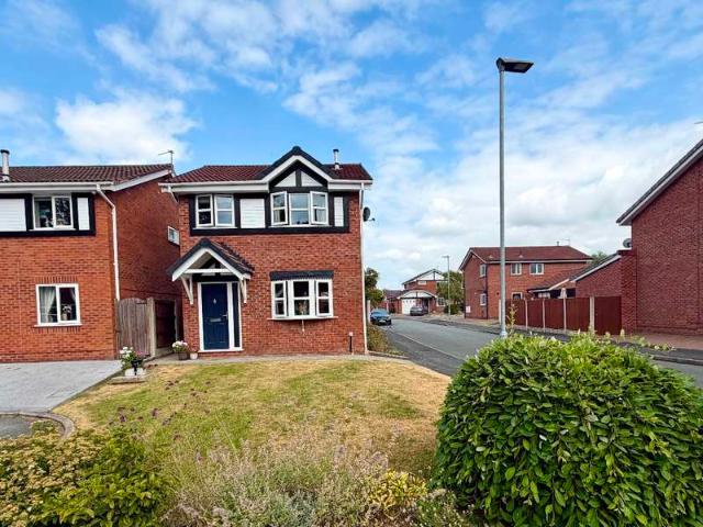 Farm for sale in Fearnhead, Warrington