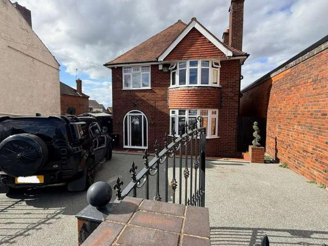 Farm for sale in Gornal Wood, Coseley