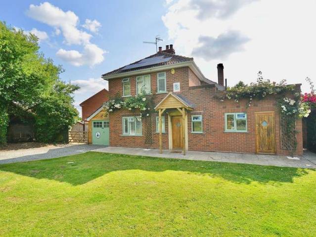 Farm for sale in Lower Moor, Crookhill