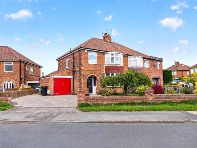 Farm for sale in Derwenthorpe, Osbaldwick