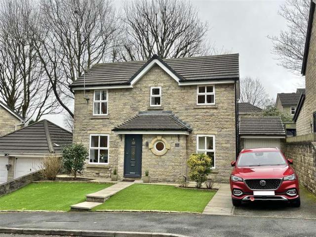 Farm for sale in Whitfield, Charlesworth