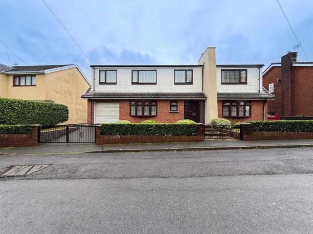 Farm for sale in Hirwaun