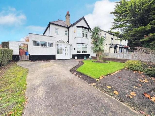 Farm for sale in Page Moss, Huyton