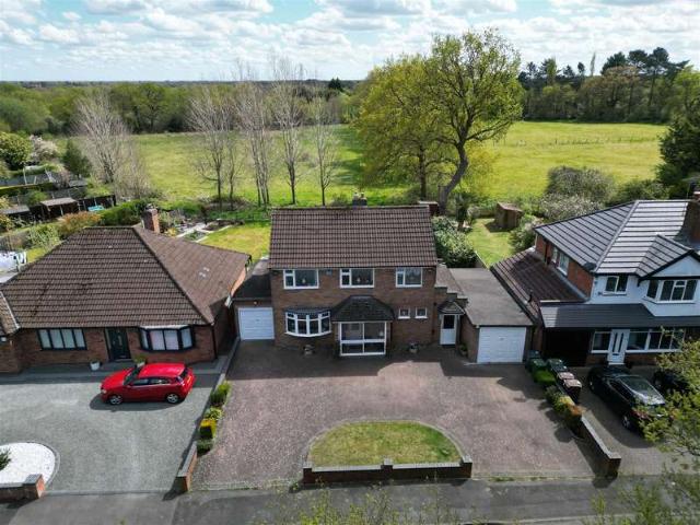 Farm for sale in Wythall, Hollywood