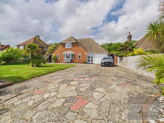 Farm for sale in Collington, Heathlands
