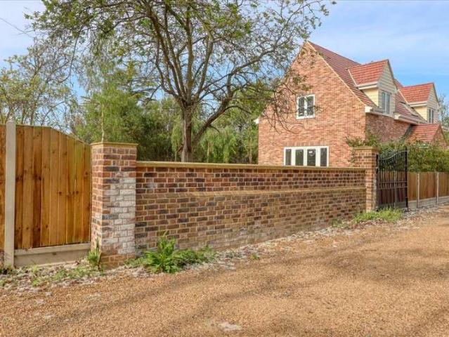 Farm for sale in Weeley, Dale Hill