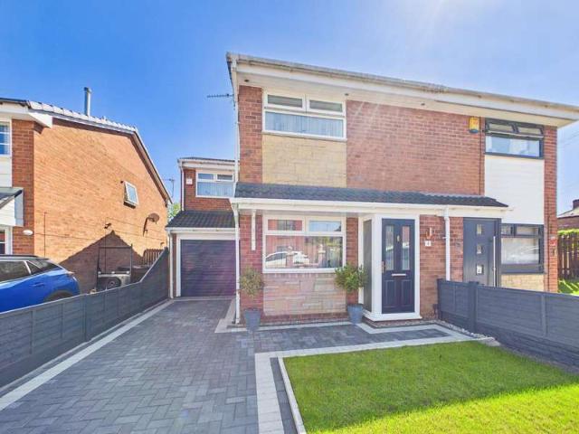 Farm for sale in Kitt Green, Wigan