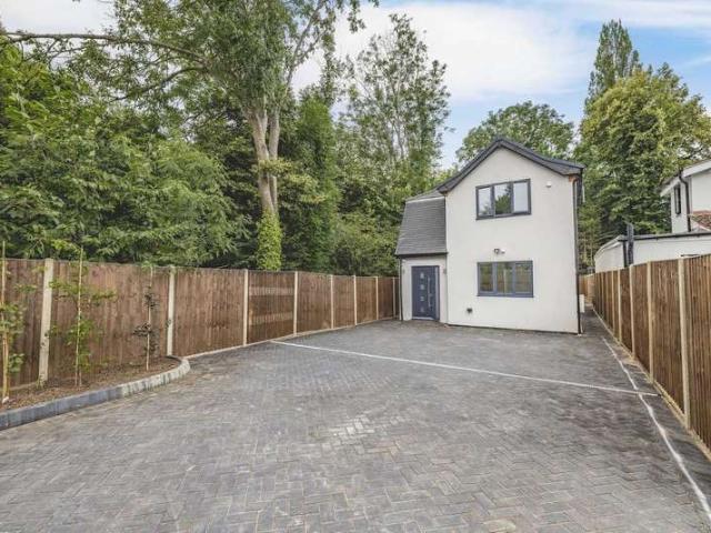 Farm for sale in Denham