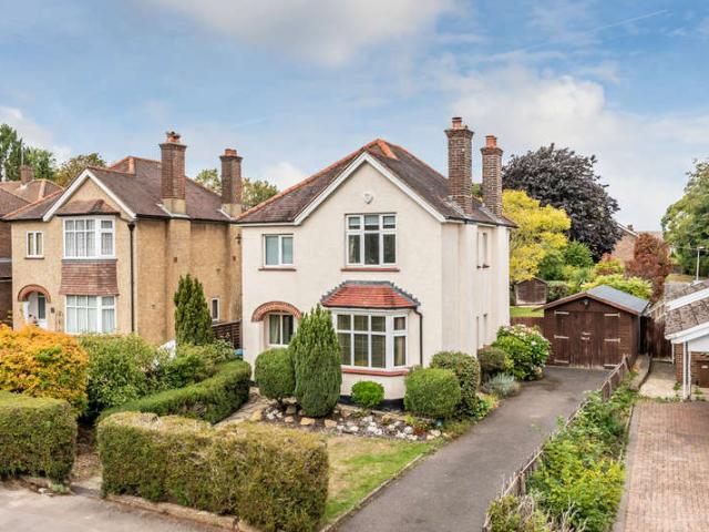 Farm for sale in Caterham on the Hill, Hillview