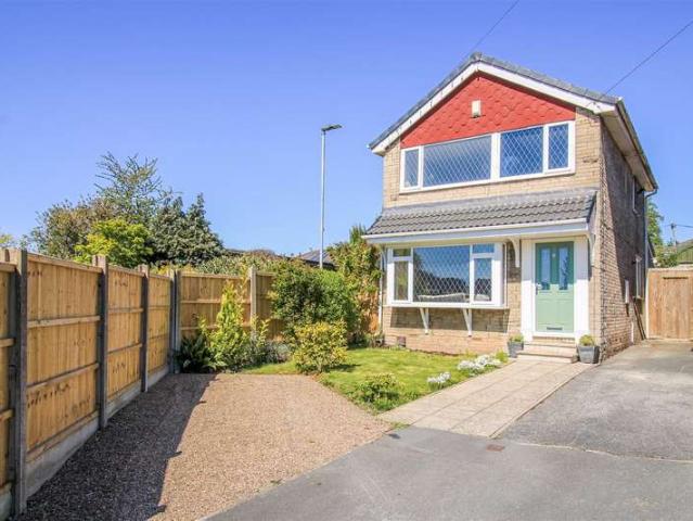 House for sale in Ossett, West Yorkshire