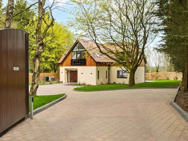 Farm for sale in Greater London
