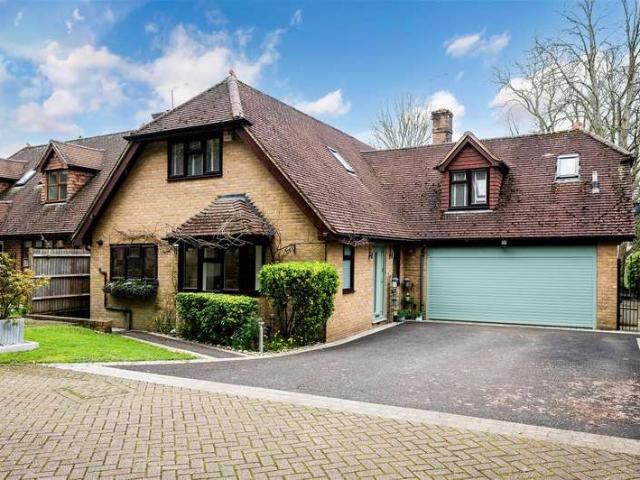 Farm for sale in London Borough of Croydon, Greater London
