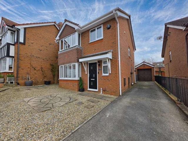 Farm for sale in Mapplewell, South Yorkshire
