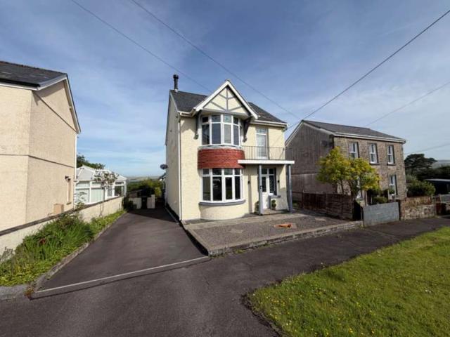 Farm for sale in Brynaman Isaf, Gwaun-cae-gurwen