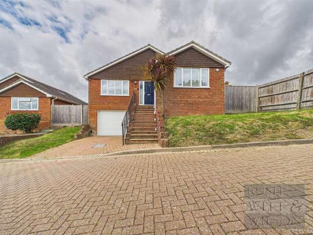 Farm for sale in Pebsham, Heathlands